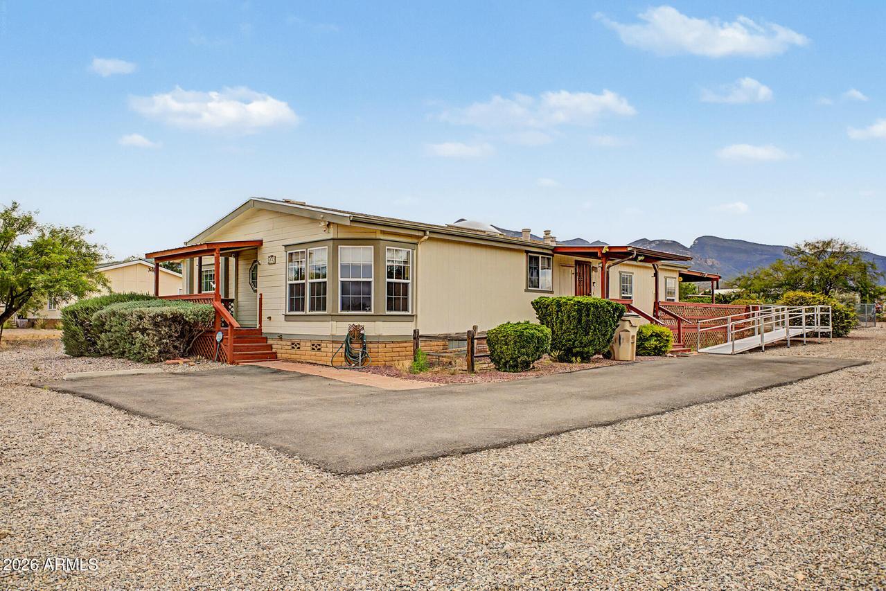 5692 S Camino Del Amor, Hereford, AZ 85615