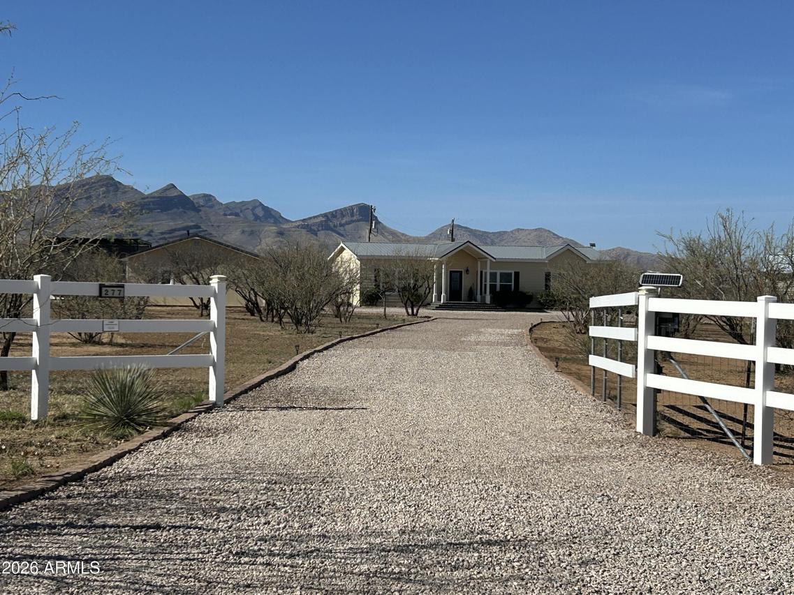 277 E Allen Ln., Huachuca City, AZ 85616
