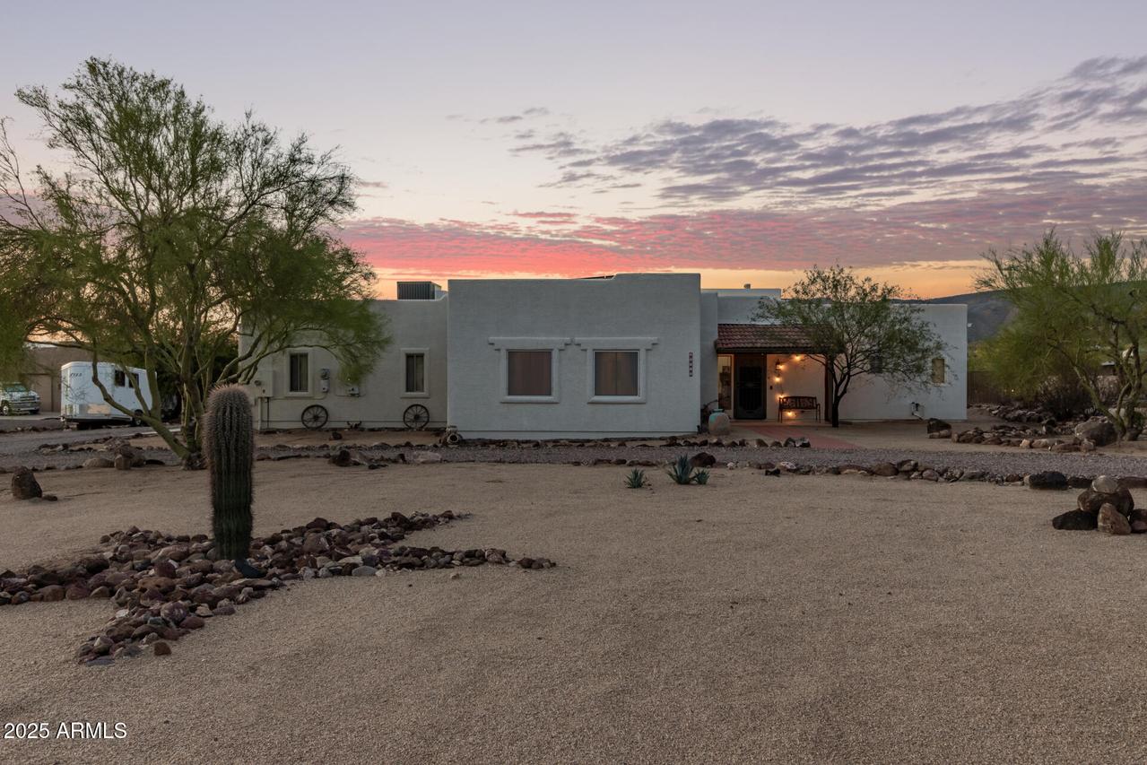 44015 N 20th St., New River, AZ 85087