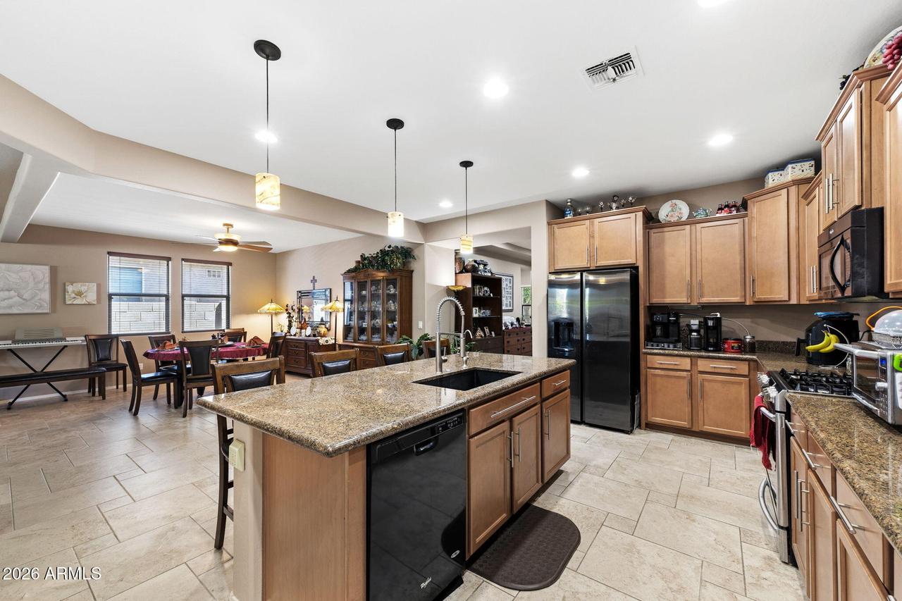2482 W Arroyo Way, San Tan Valley, AZ 85144