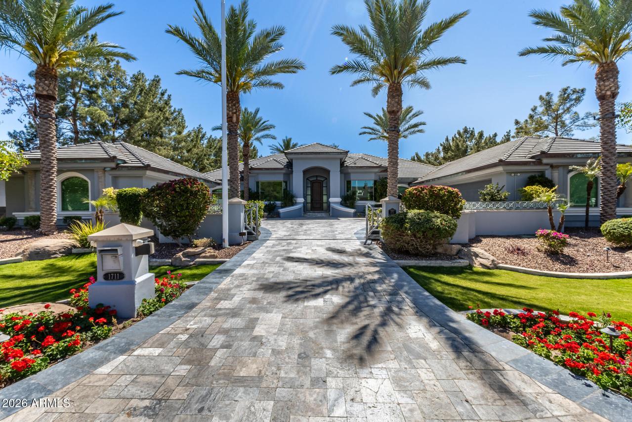 1711 E Lockwood St., Mesa, AZ 85203