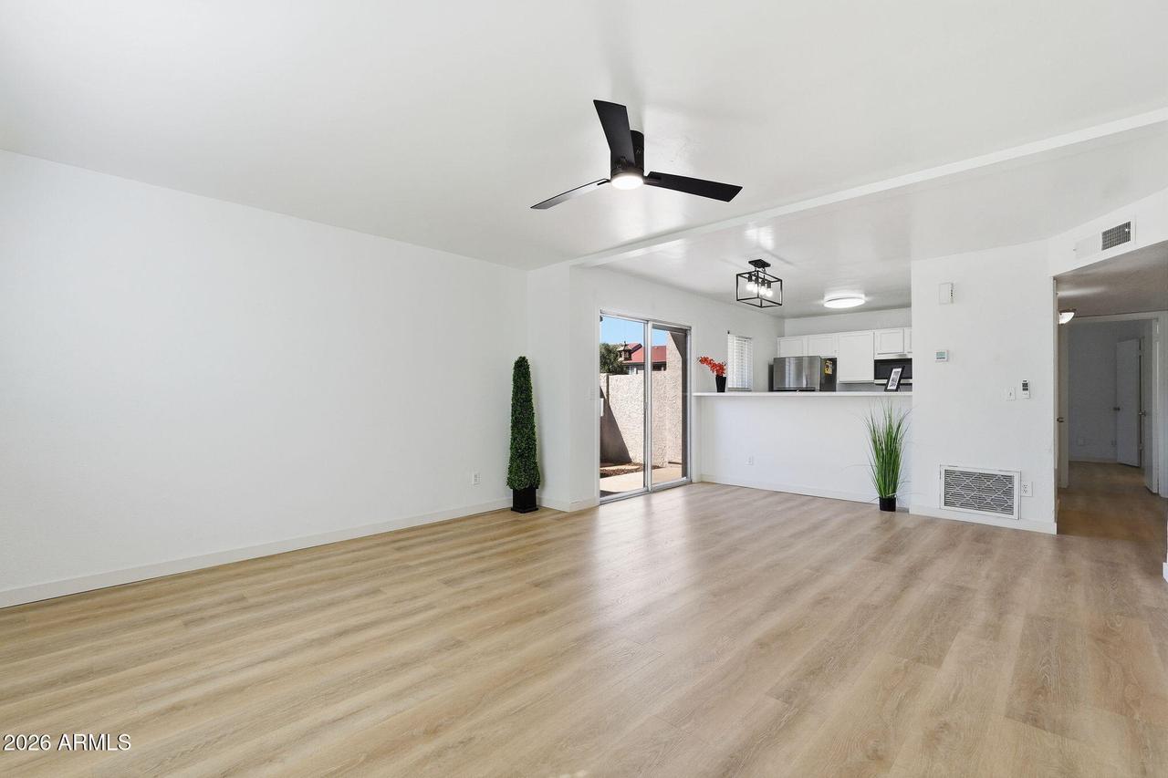 623 W Guadalupe Rd. #180, Mesa, AZ 85210