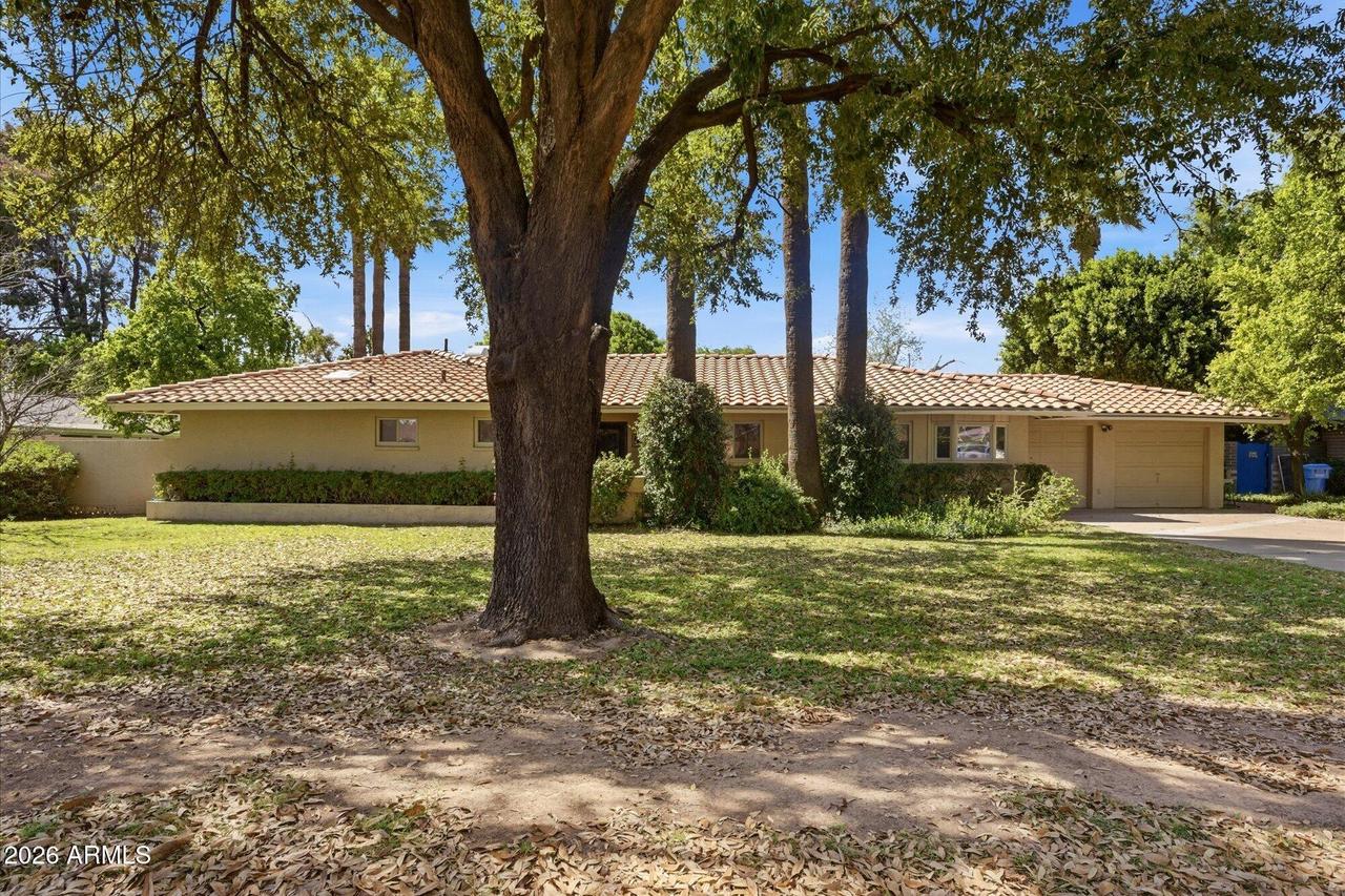 8324 N 8th Ave., Phoenix, AZ 85021