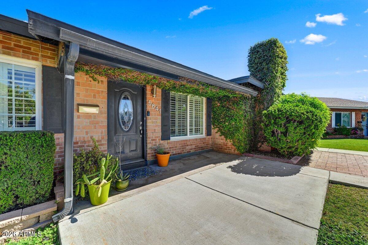 5641 N 8th Dr., Phoenix, AZ 85013
