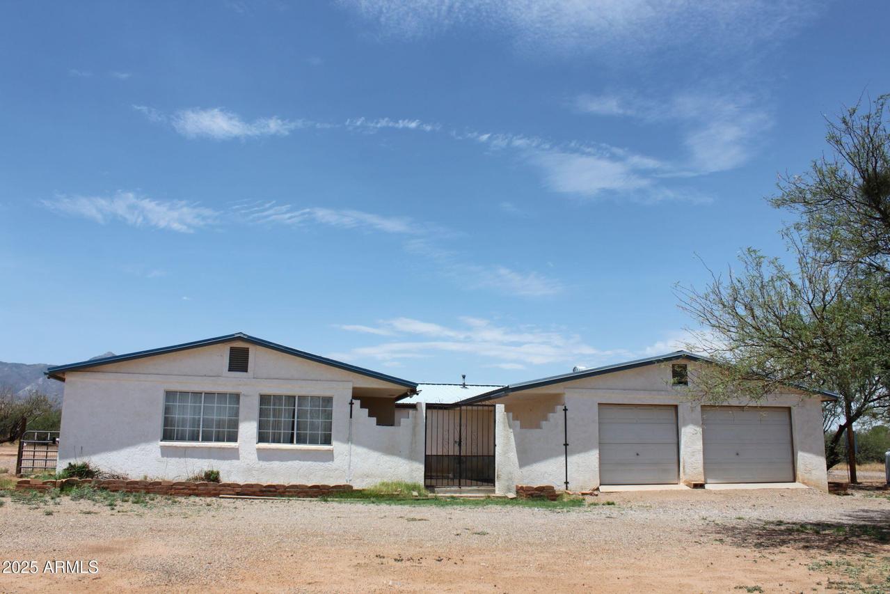 6217 S Natoma Tr., Hereford, AZ 85615