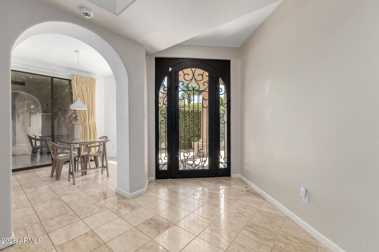 10068 E Cinnabar Ave., Scottsdale, AZ 85258