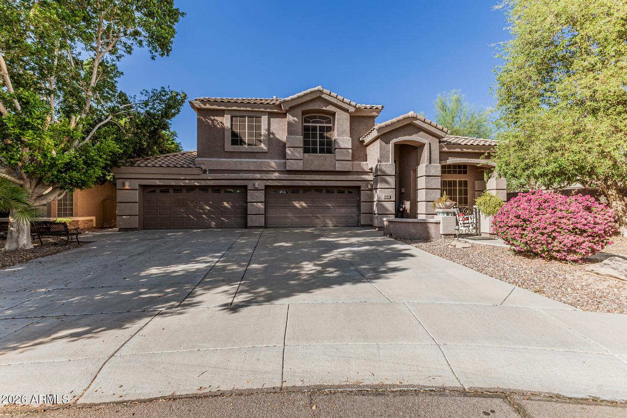 7046 W Cottontail Ln., Peoria, AZ 85383