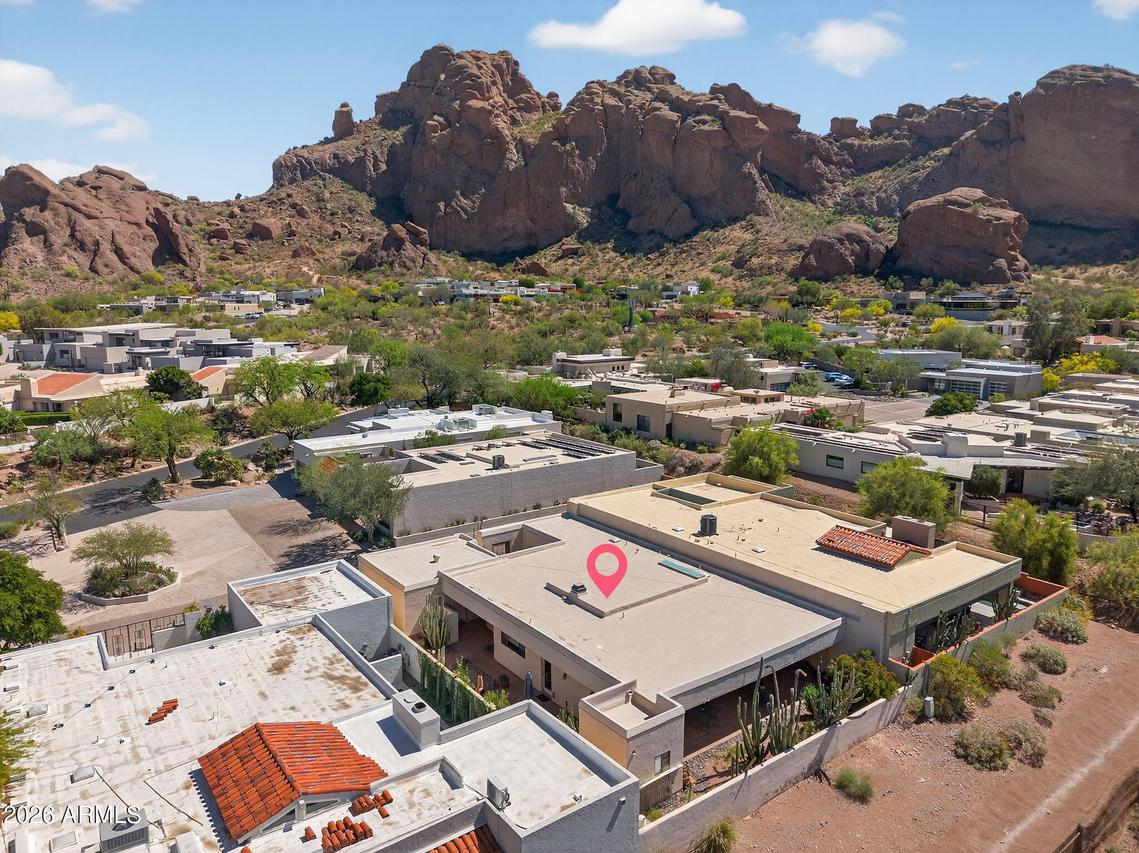 5814 N Echo Canyon Ln., Phoenix, AZ 85018