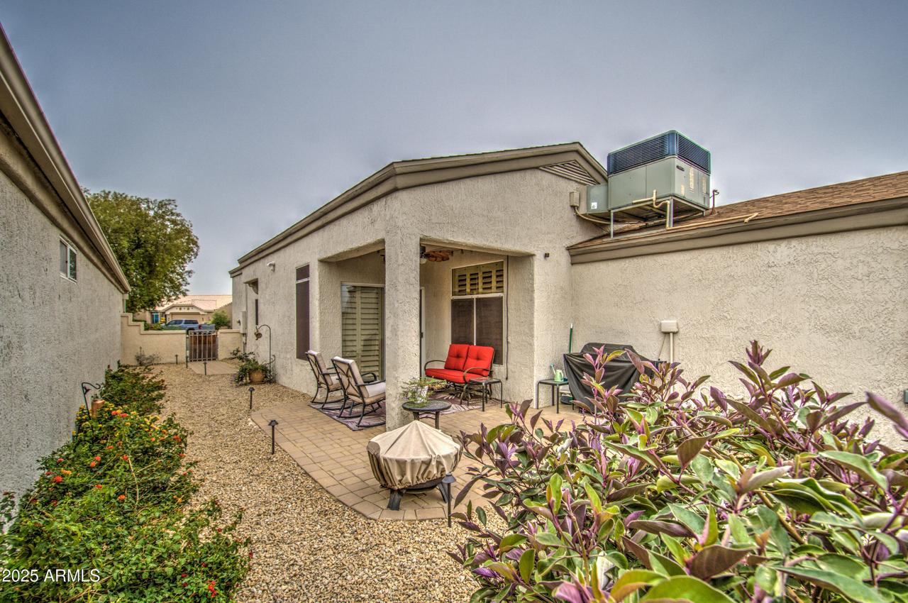 16118 W Vista N Dr., Sun City West, AZ 85375