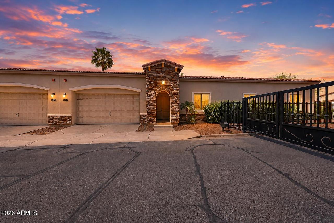 8974 N 8th Ln., Phoenix, AZ 85021