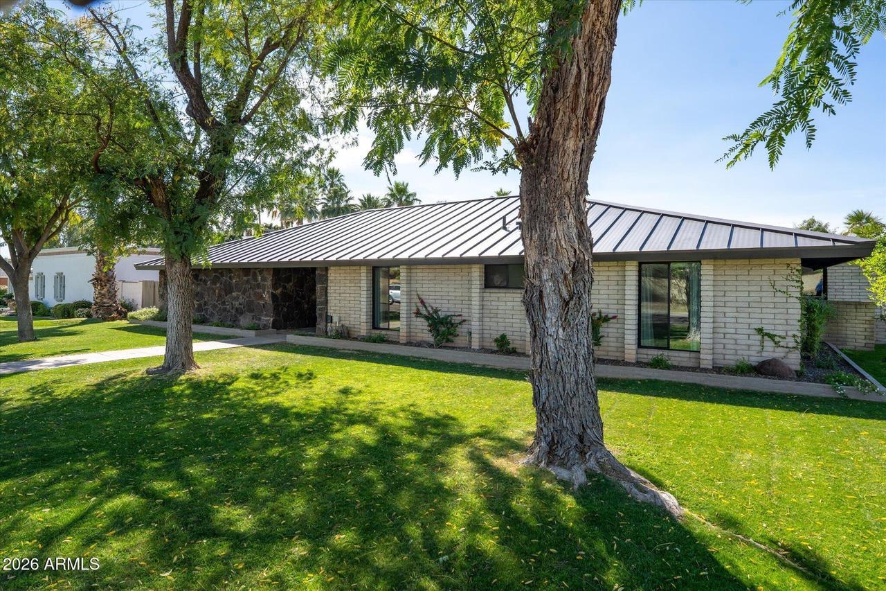 7536 N 10th St., Phoenix, AZ 85020