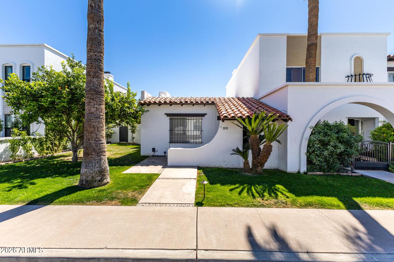 1919 E Medlock Dr., Phoenix, AZ 85016