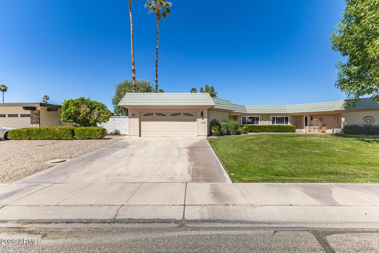 10634 W Hutton Dr., Sun City, AZ 85351