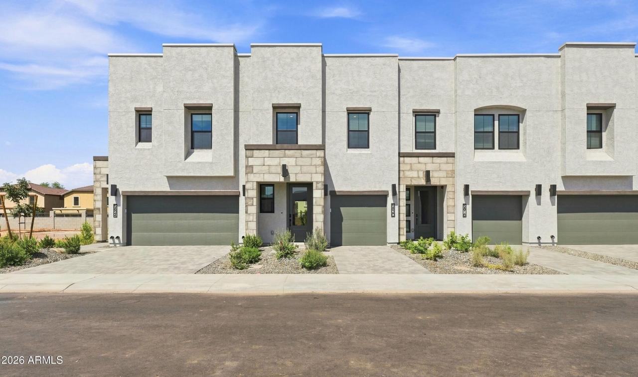 5820 S 35th Way, Phoenix, AZ 85040
