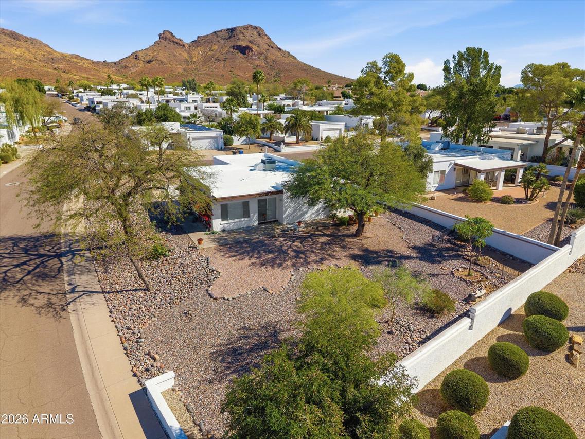 1301 E Canterbury Dr., Phoenix, AZ 85022