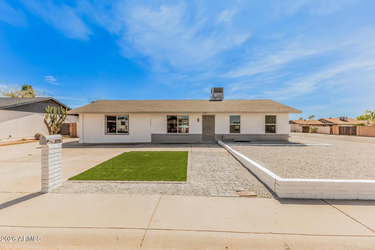 1647 W Villa Rita Dr., Phoenix, AZ 85023
