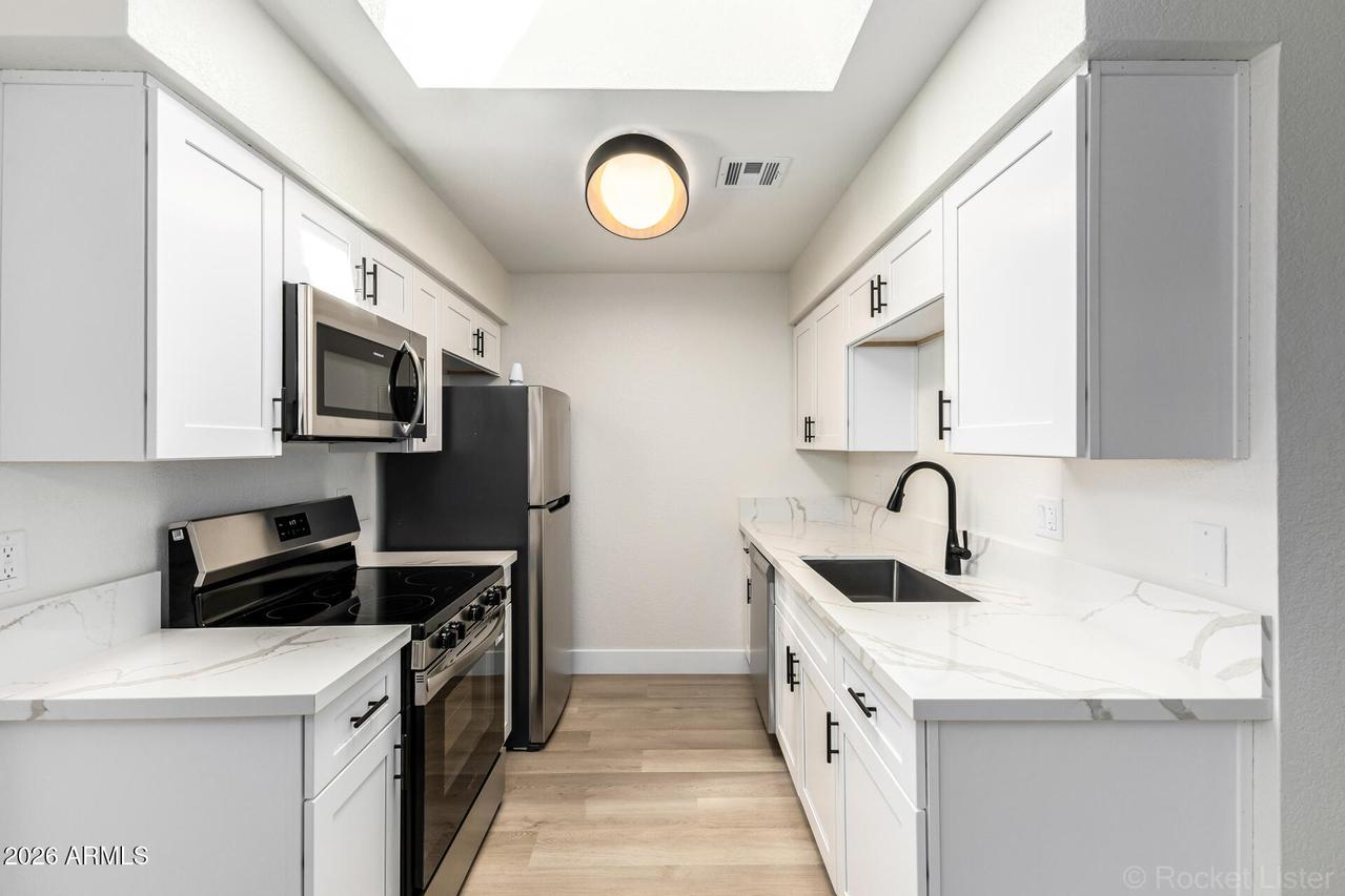 522 W Blackhawk Dr. #3, Phoenix, AZ 85027