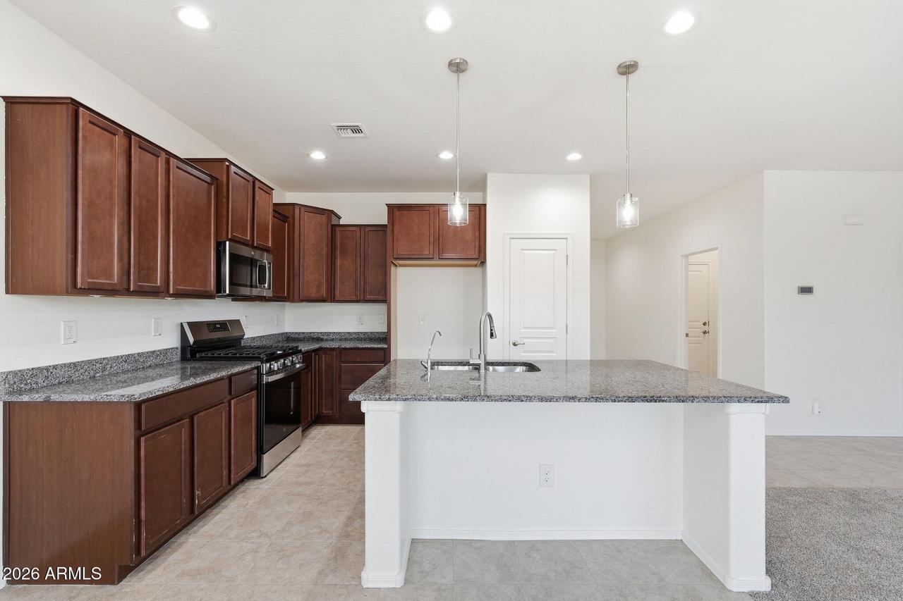 41602 W Caliente Dr., Maricopa, AZ 85138