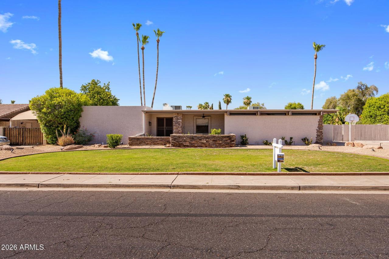 312 E Brook Hollow Dr., Phoenix, AZ 85022