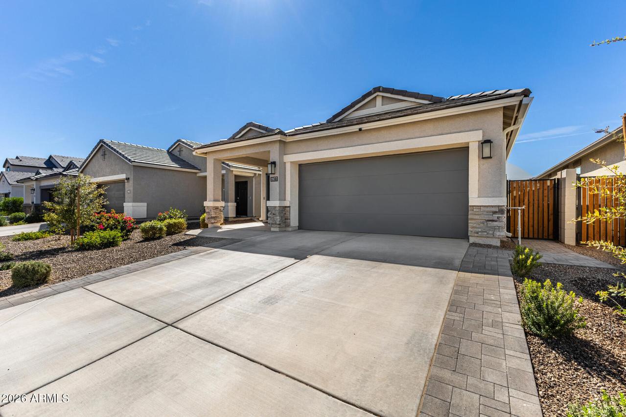 1977 W Shelly Ave., Apache Junction, AZ 85120