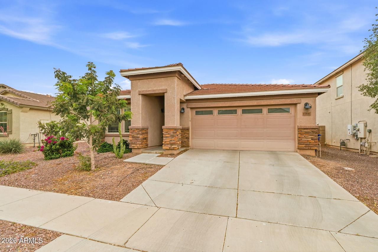 17646 W Maya Way, Surprise, AZ 85387
