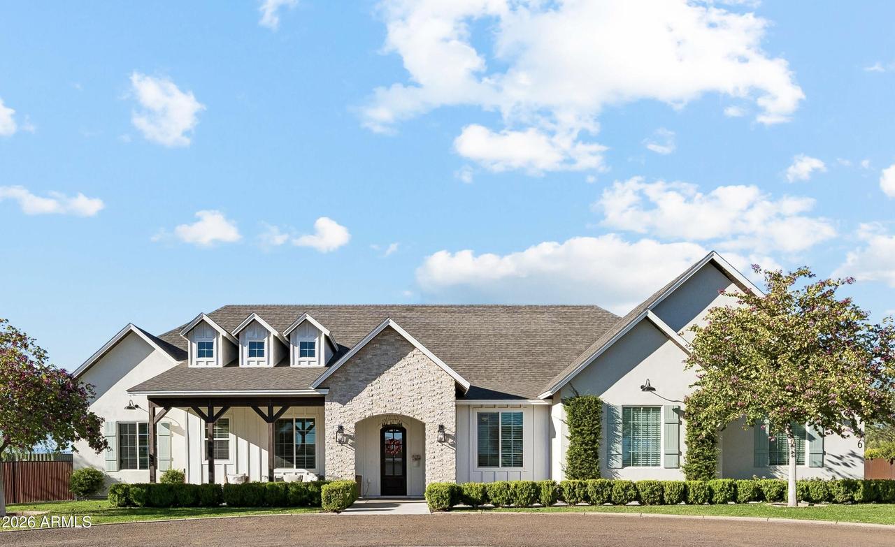 716 W Maddock Rd., Phoenix, AZ 85086