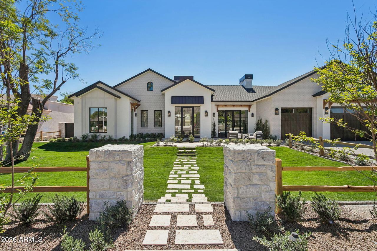 5935 E Calle Tuberia, Phoenix, AZ 85018