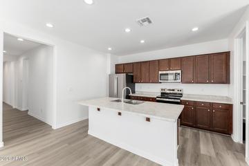 7639 W Riverside Ave., Phoenix, AZ 85043