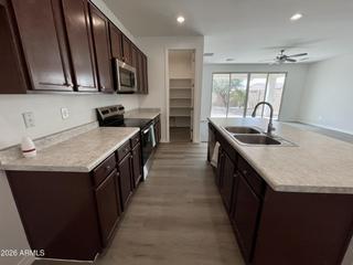 7639 W Riverside Ave., Phoenix, AZ 85043