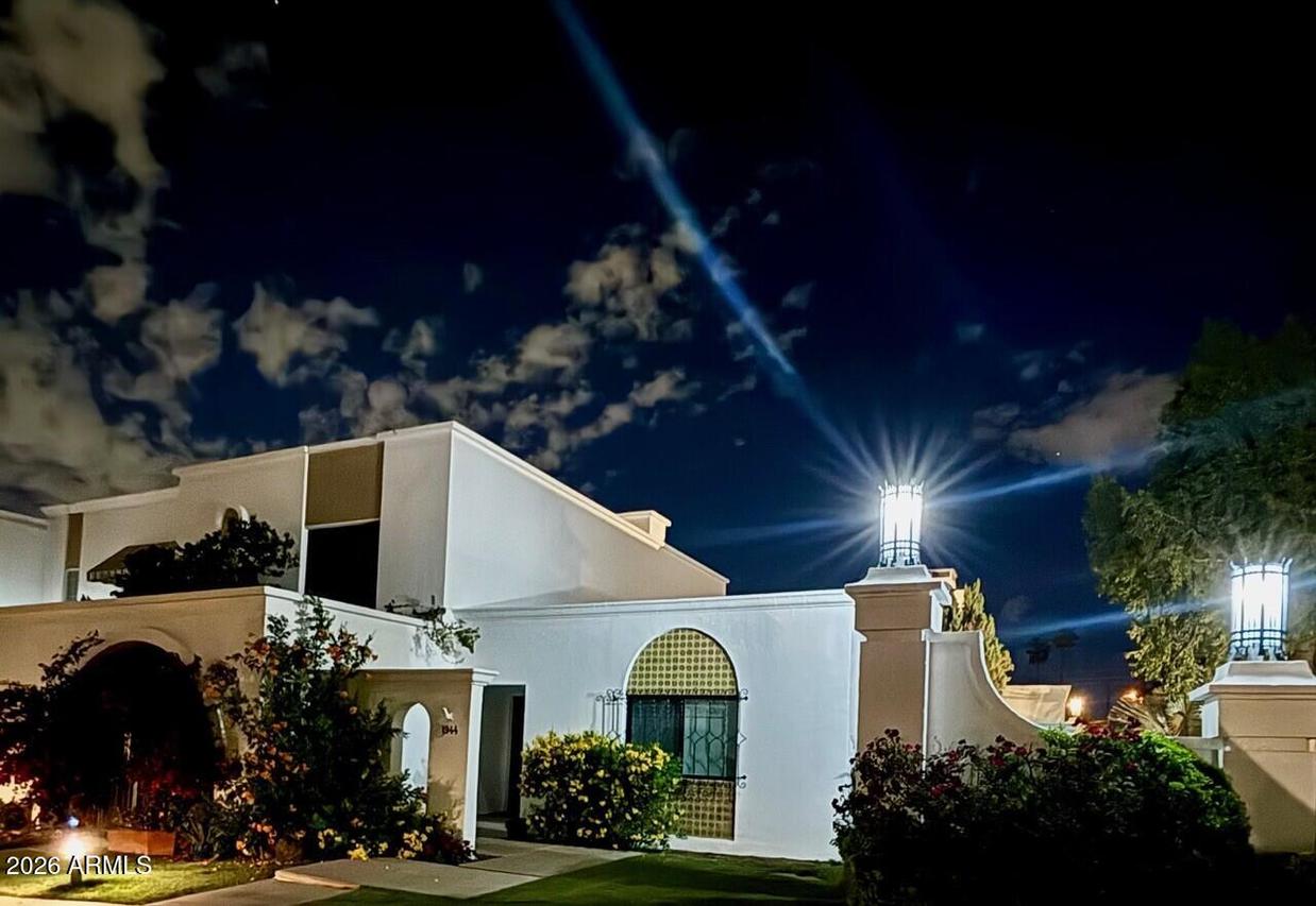 1944 E Medlock Dr., Phoenix, AZ 85016