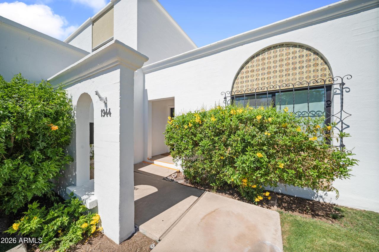 1944 E Medlock Dr., Phoenix, AZ 85016