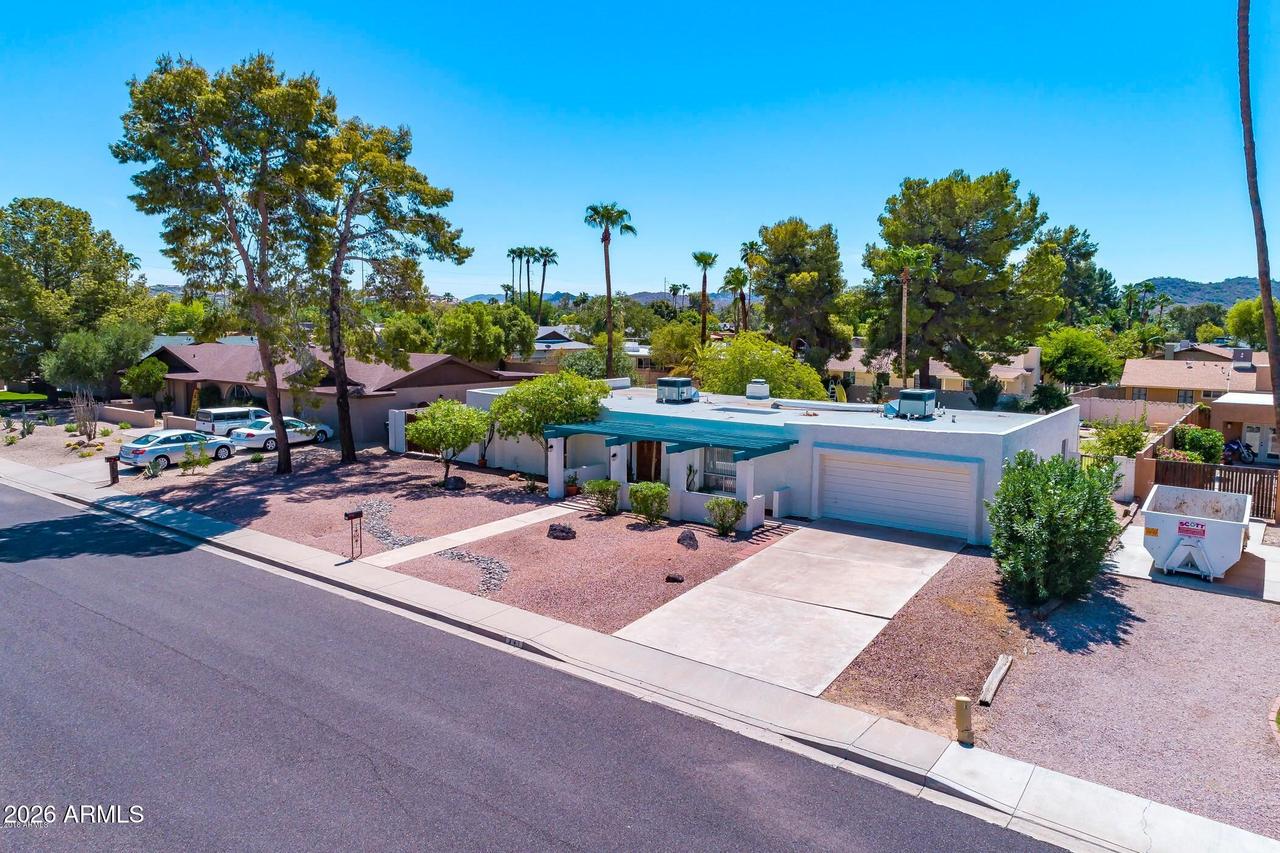 341 E Deepdale Rd., Phoenix, AZ 85022