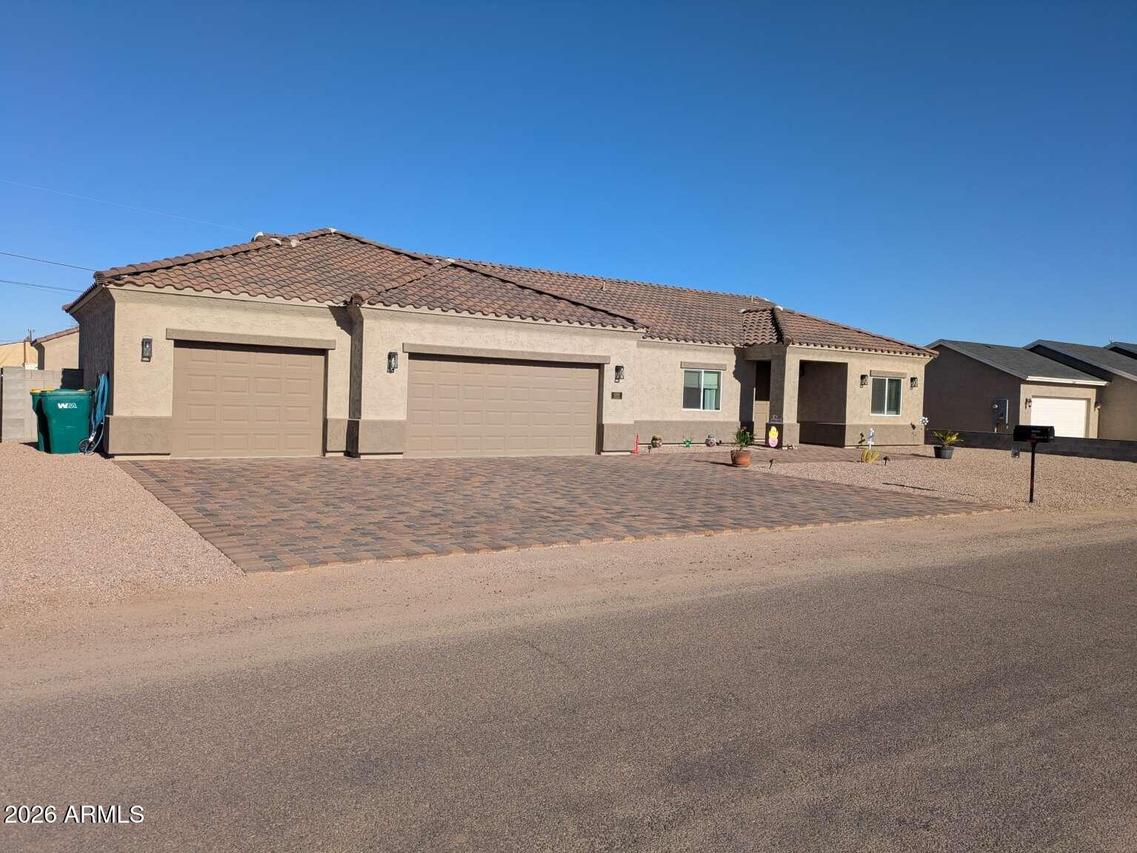 4080 N Turquoise Dr., Eloy, AZ 85131