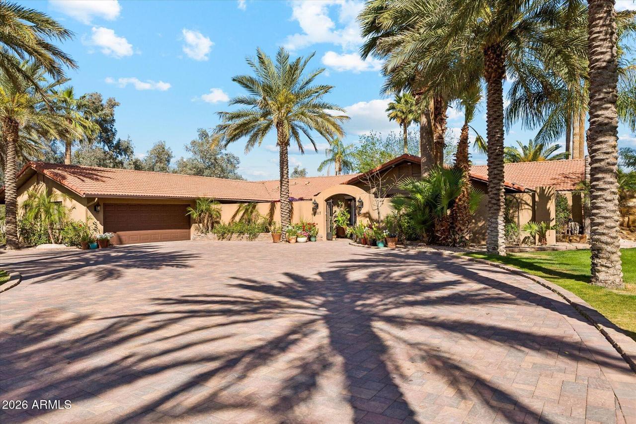 9817 N 36th St., Phoenix, AZ 85028