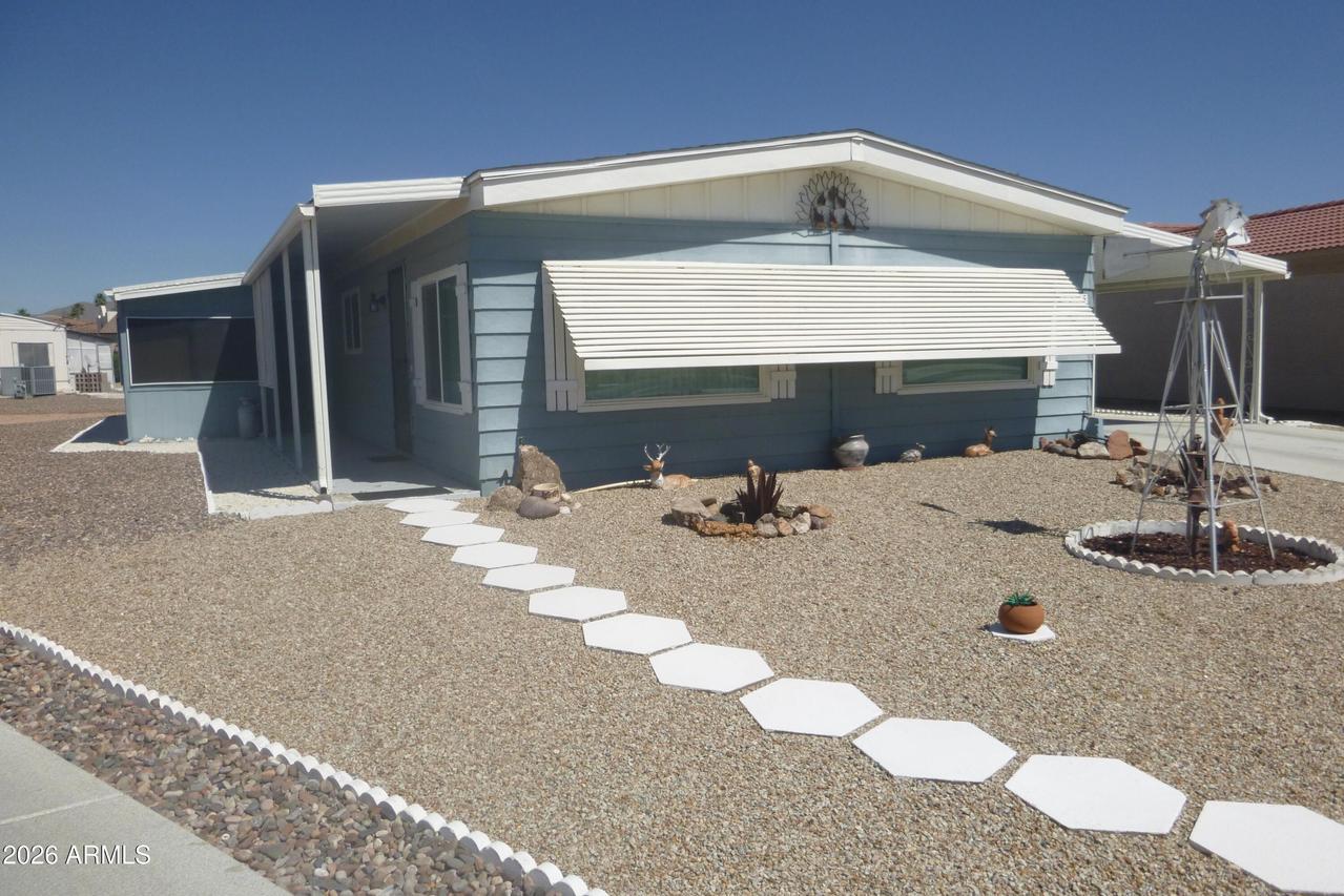 2305 N Floyd Dr., Mesa, AZ 85215