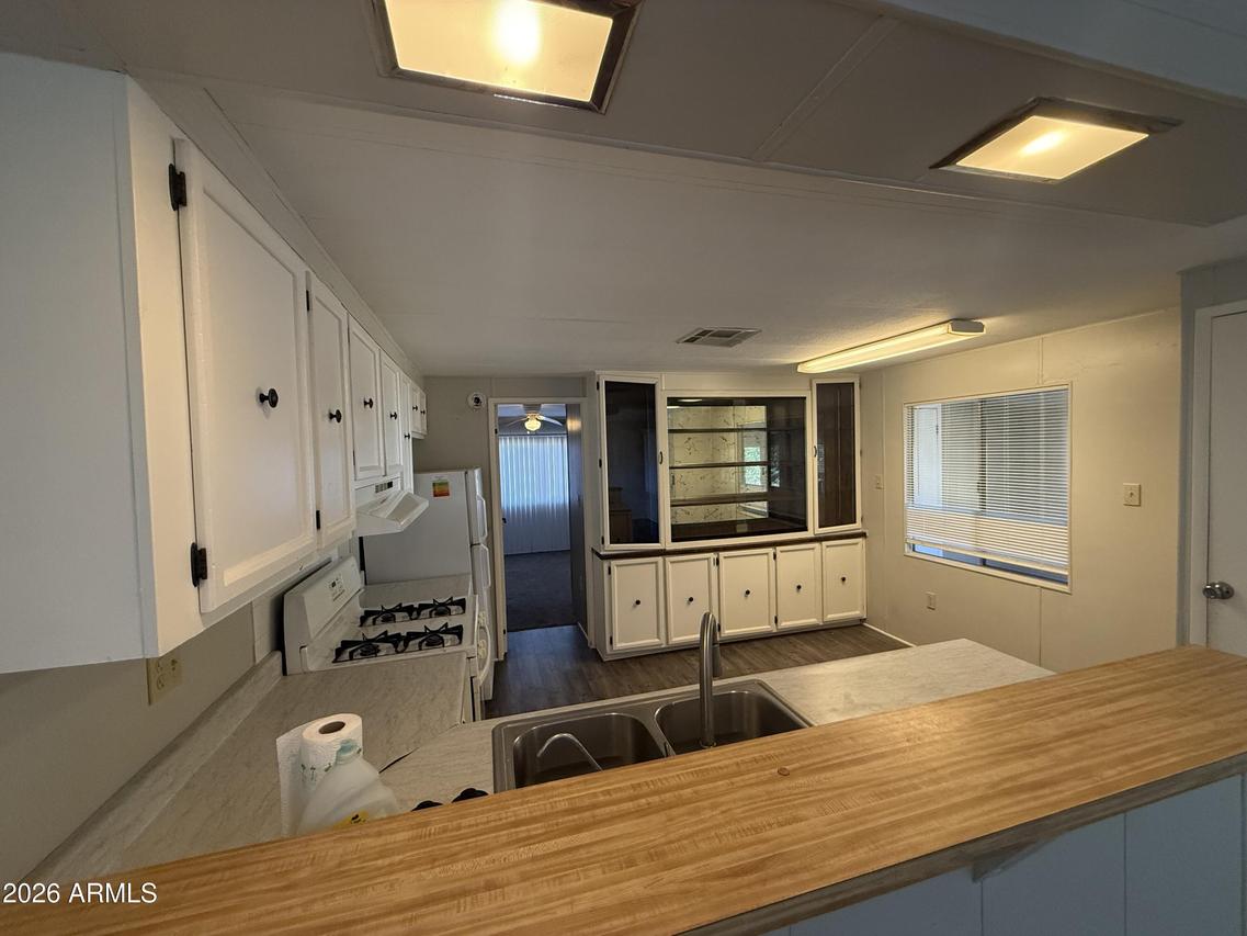 20581 E Prickly Pear Dr., Mayer, AZ 86333