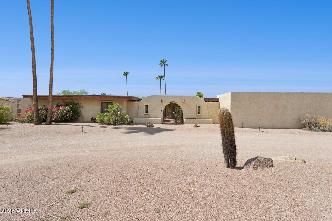 5820 N 37th St., Paradise Valley, AZ 85253