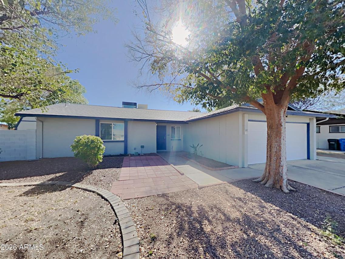 1001 W Villa Rita Dr., Phoenix, AZ 85023