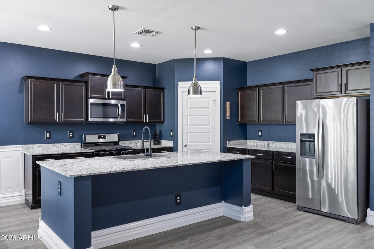 624 W Blue Ridge Dr., San Tan Valley, AZ 85140