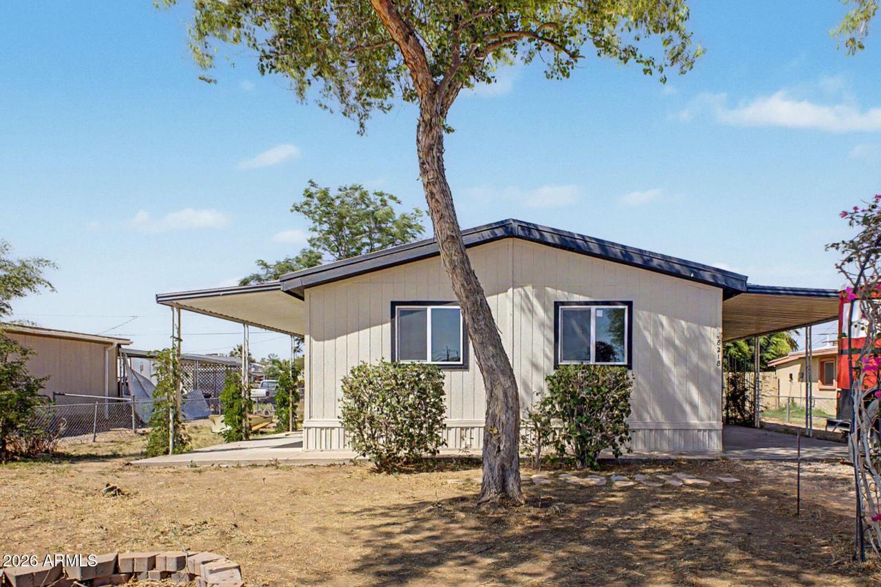 8218 E 6th Ave., Mesa, AZ 85208