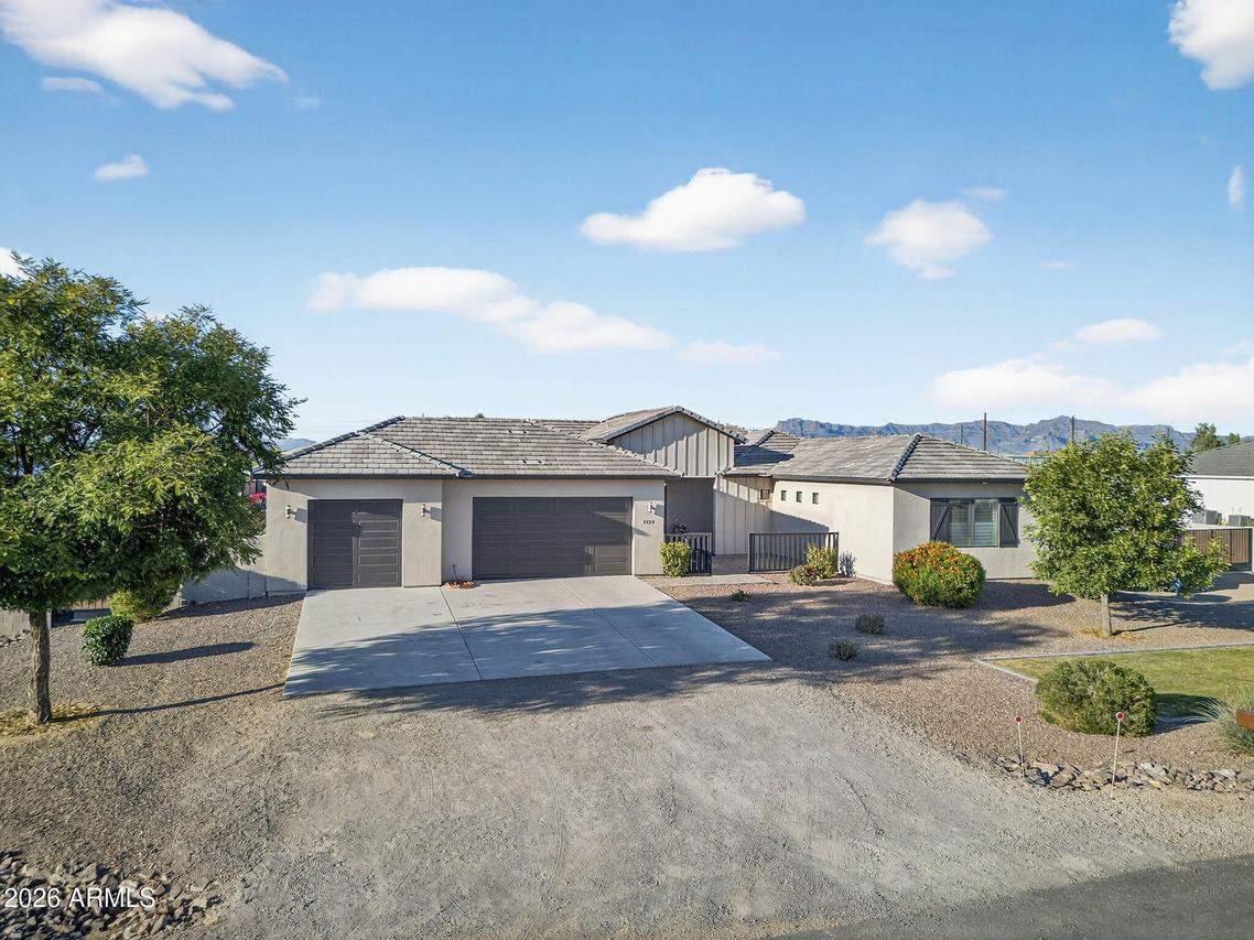 1124 E Loveland Ln., San Tan Valley, AZ 85140