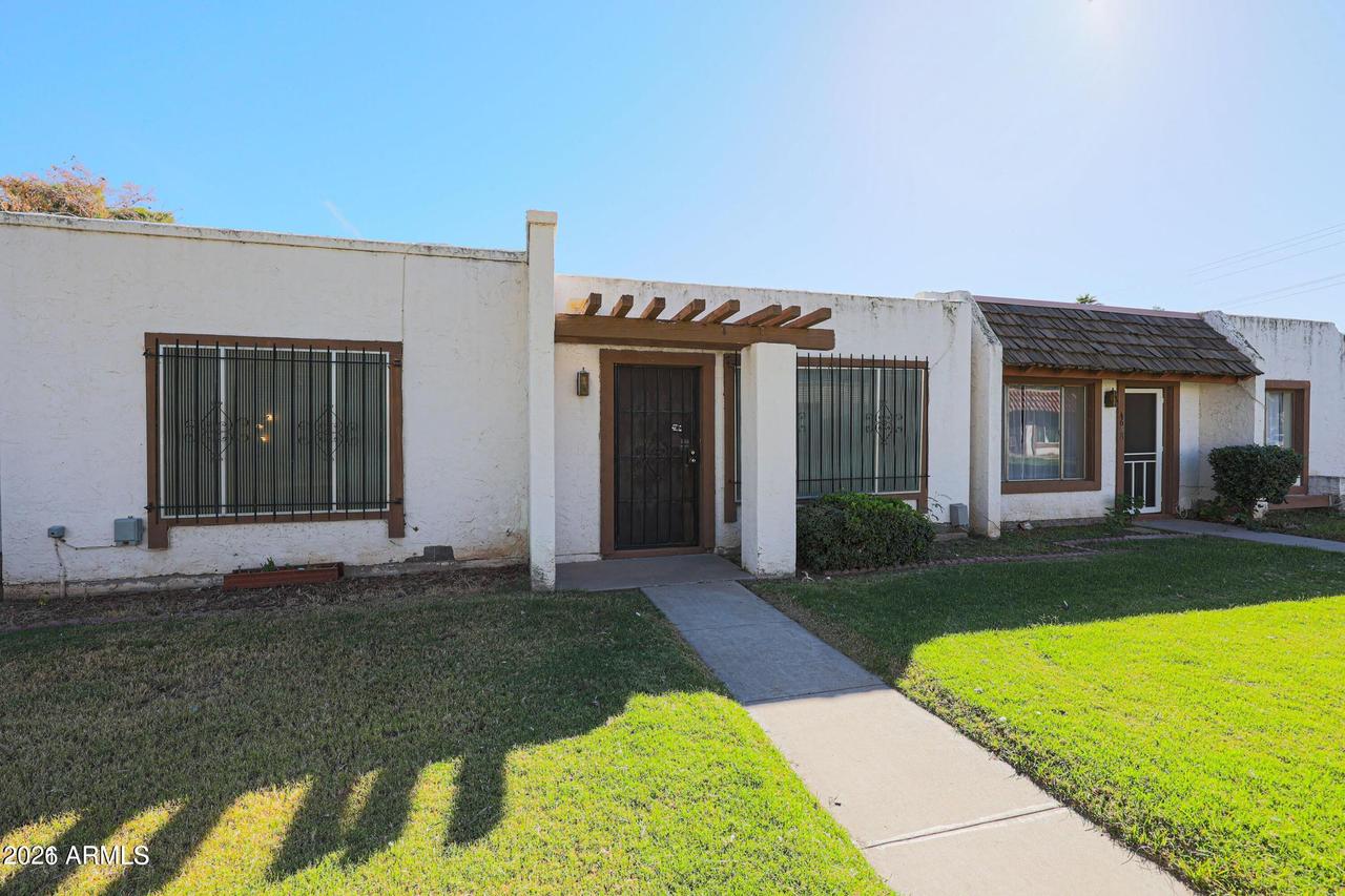 4654 W Tuckey Ln., Glendale, AZ 85301