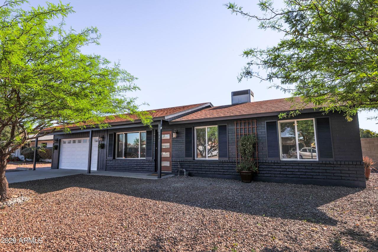 1940 W Kimberly Way, Phoenix, AZ 85027