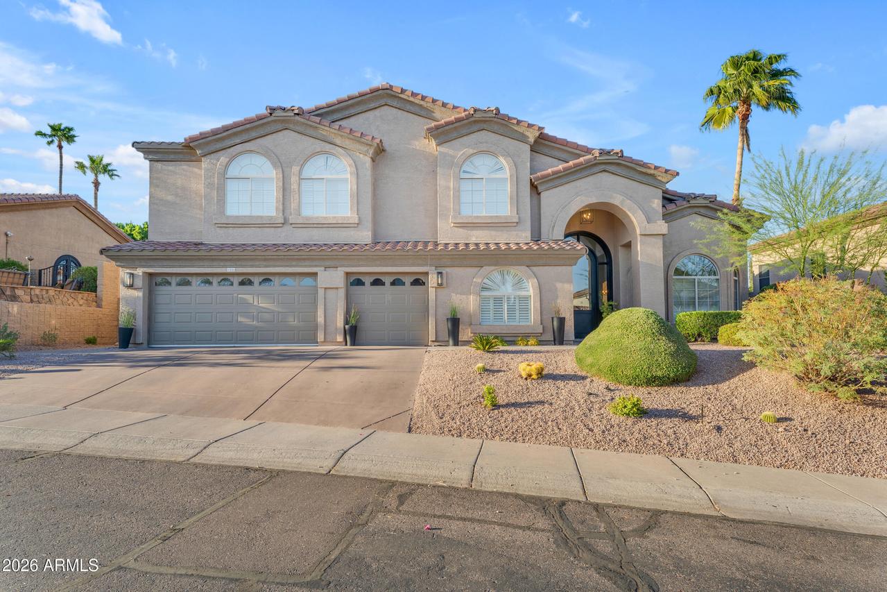 1916 E Claire Dr., Phoenix, AZ 85022