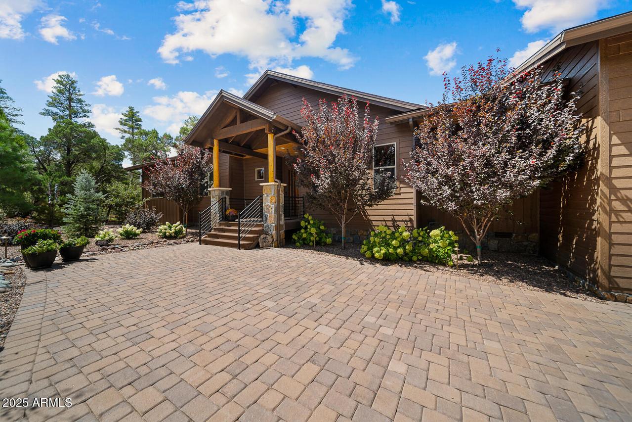 200 N Sorrel Ct., Show Low, AZ 85901