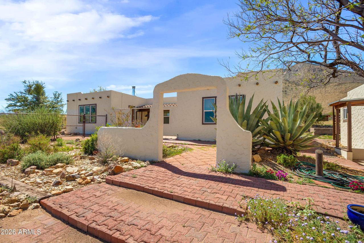 6500 E Desperado Dr., Hereford, AZ 85615
