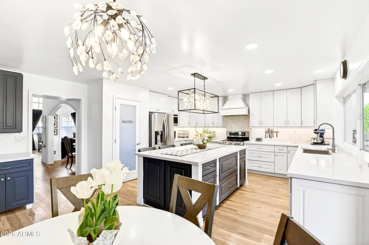 10575 E Cactus Rd., Scottsdale, AZ 85259