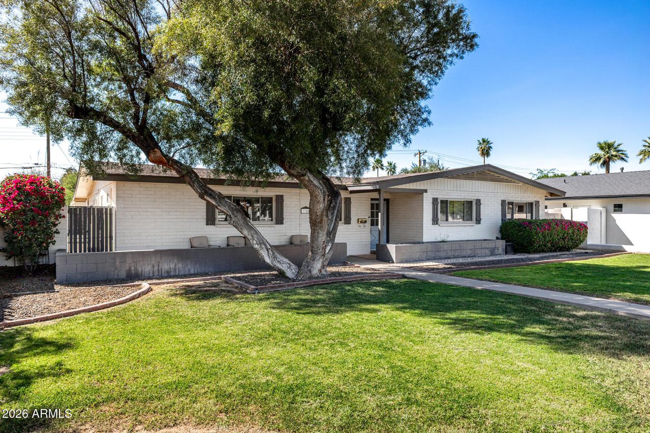 3126 N 42nd St., Phoenix, AZ 85018