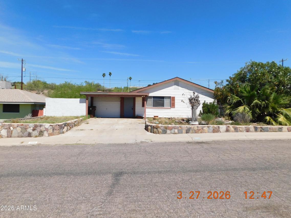 306 W Danbury Rd., Kearny, AZ 85137