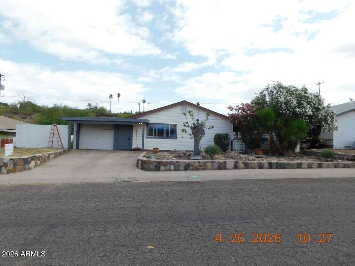 306 W Danbury Rd., Kearny, AZ 85137